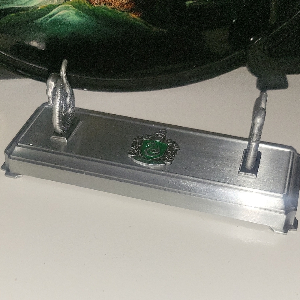 Warner Bros. Silver Wand Holder.. Slytherin